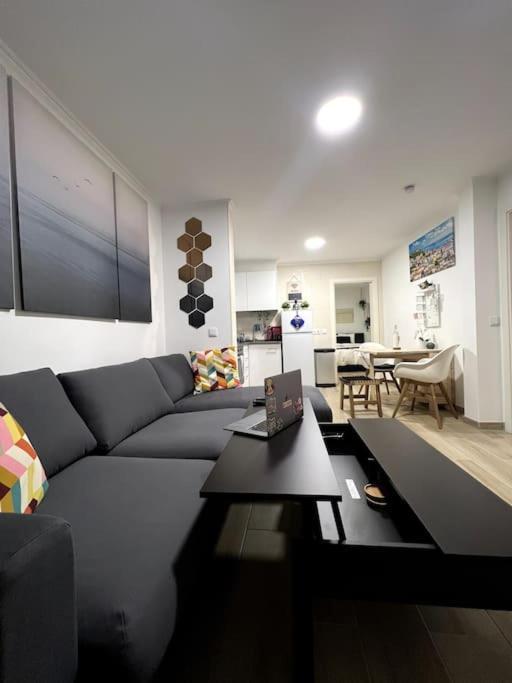 Artistic Digital Getaway - Patio & Great Location! Apartment