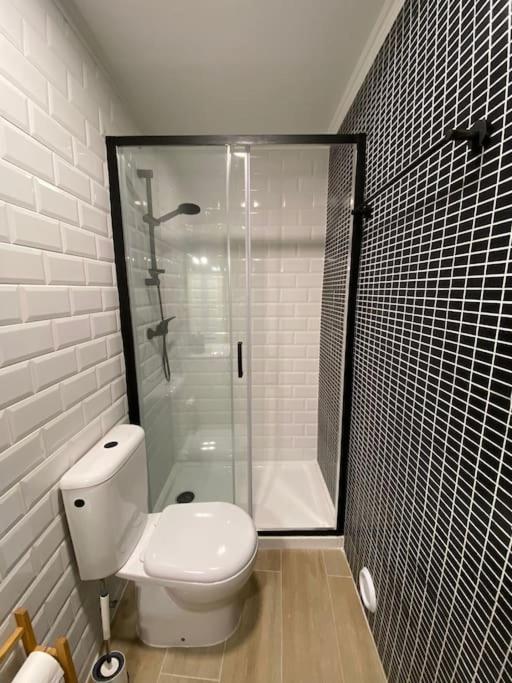 Apartment Artistic Digital Getaway - Patio & Great Location! *