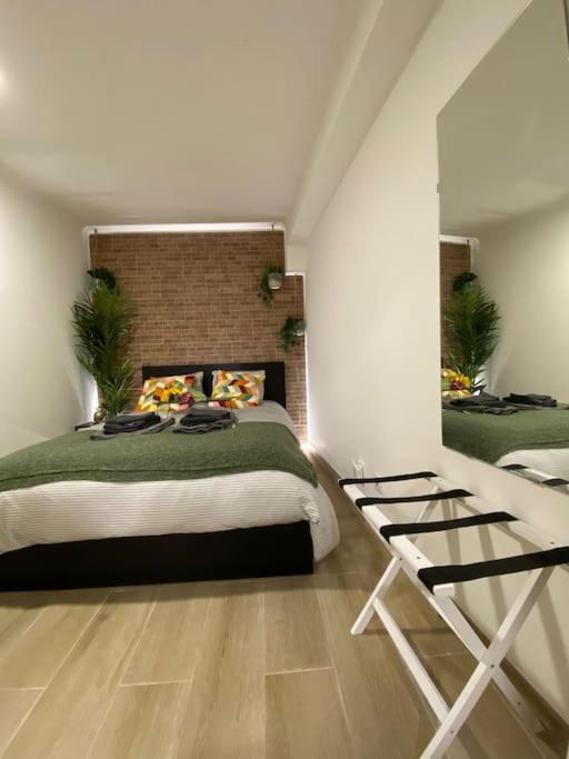 Artistic Digital Getaway - Patio & Great Location! * Lisbon