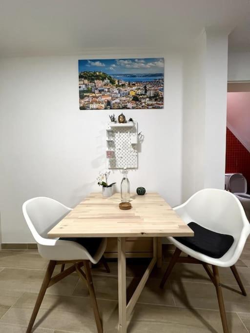 Artistic Digital Getaway - Patio & Great Location! * Lisbon